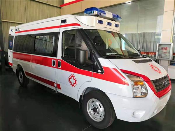 马山县福特V362救护车